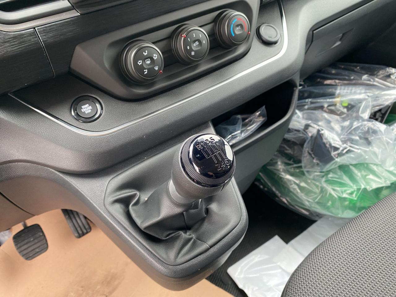 Nissan L2H1 Acenta Business Bus