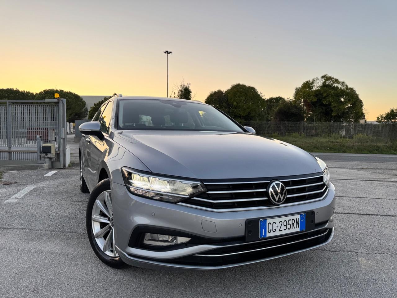 VOLKSWAGEN PASSAT Variant 2.0 Tdi Evo-Led Carplay 17