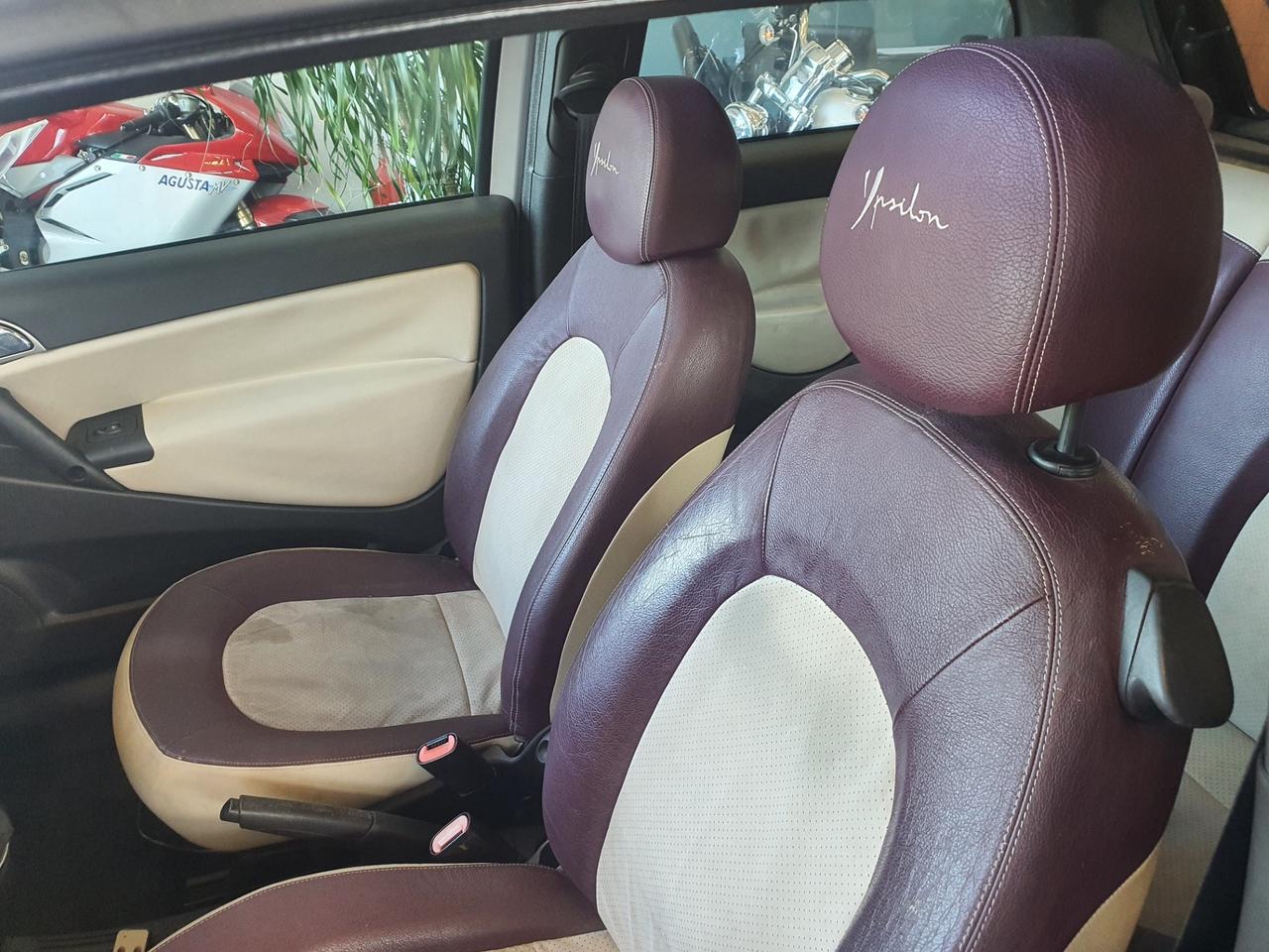 Lancia Ypsilon 1.2 Oro Bianco