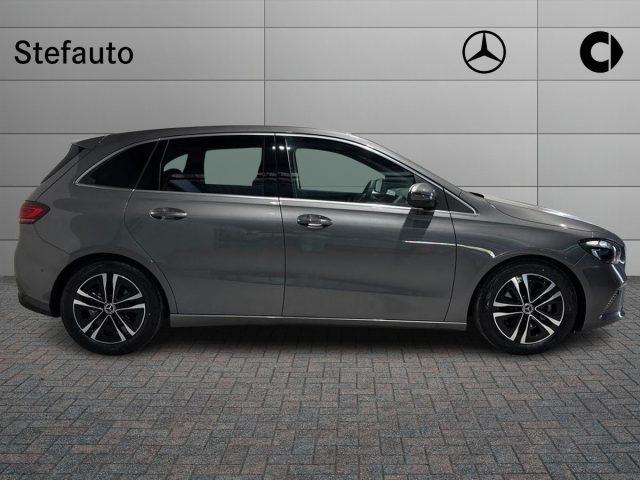 MERCEDES-BENZ B 180 d Automatic Street Edition