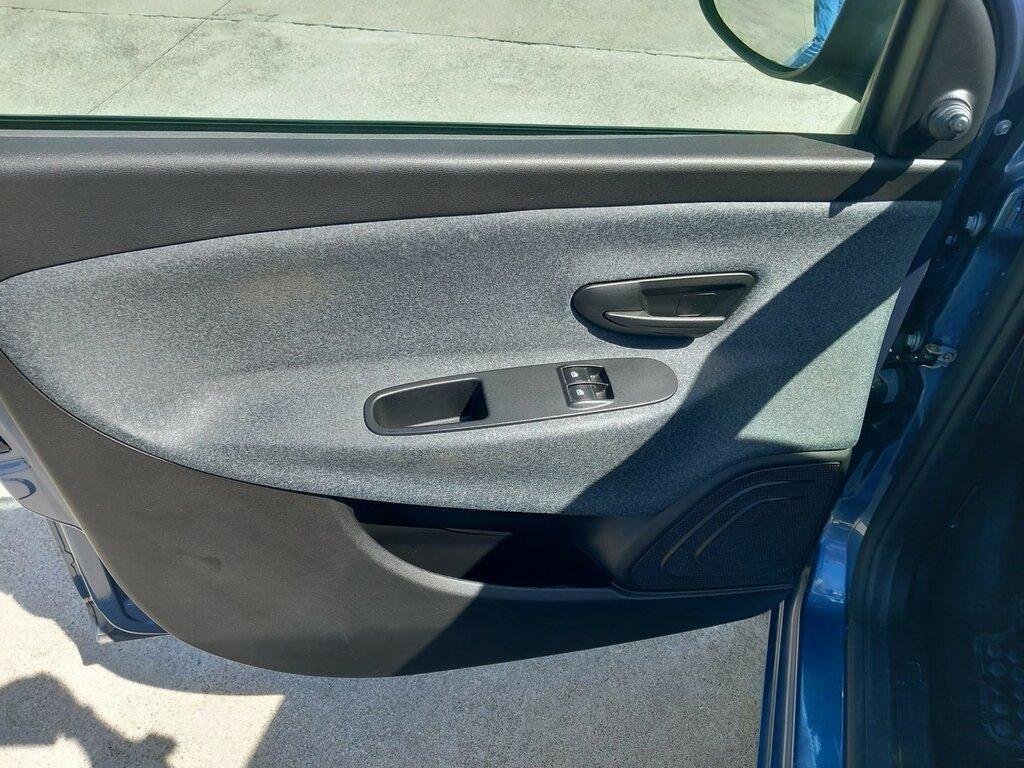 Lancia Ypsilon 5 Porte 1.0 FireFly Hybrid Silver