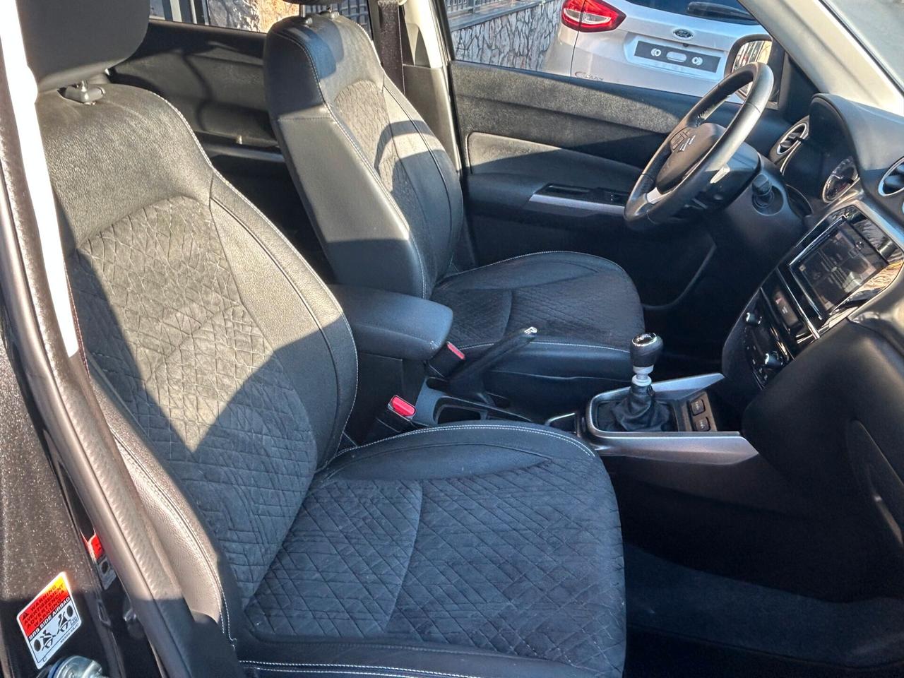 Suzuki Vitara 1.4 Hybrid Top