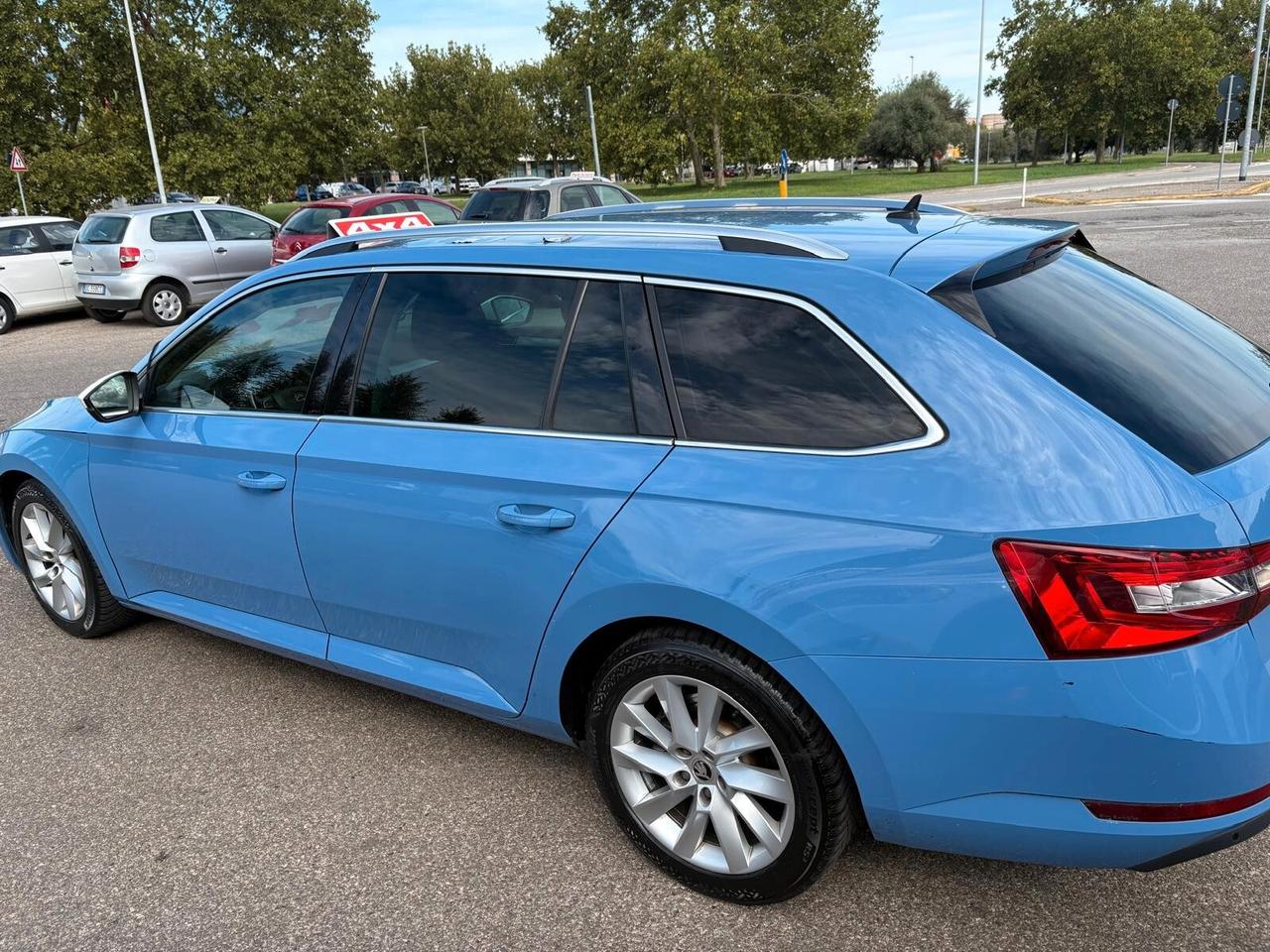 Skoda Superb -Auto ex polizia stradale brennero(Full optional)
