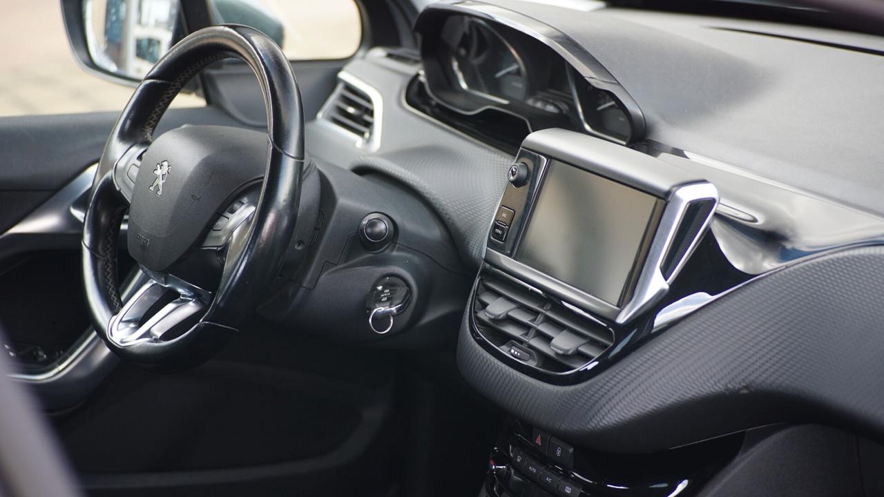 Peugeot 2008 BlueHDi 100 Allure