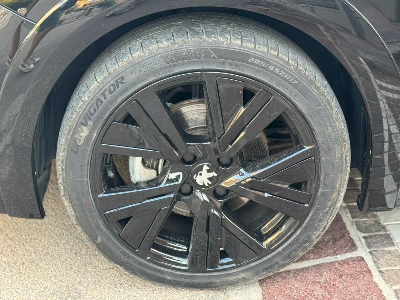 Peugeot 208 GT 1.2 EAT8 130 CV