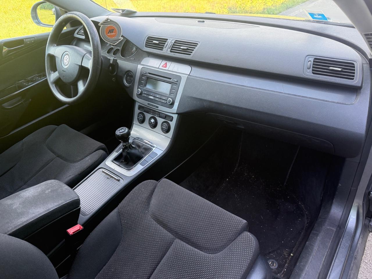 Volkswagen Passat 1.9 TDI/105CV Trendline BERLINA
