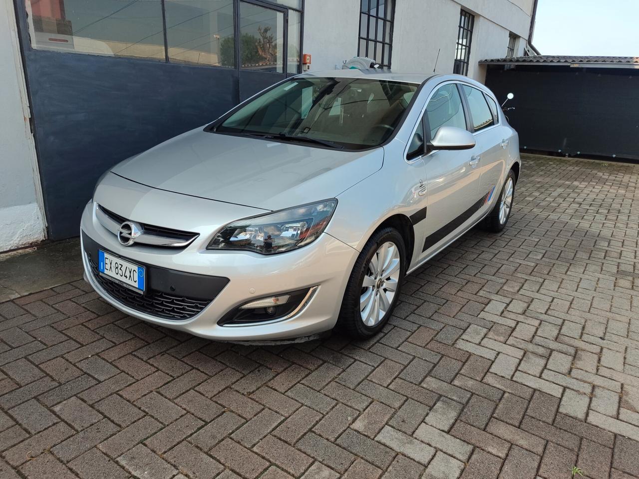 Opel Astra 1.6 CDTI EcoFLEX S&S 4 porte Cosmo Fleet