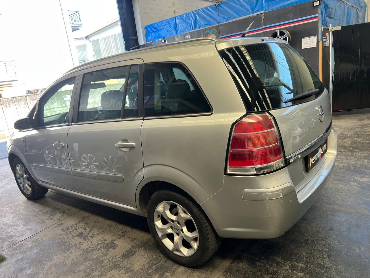 Opel Zafira 1.6 16V ecoM 94CV Cosmo