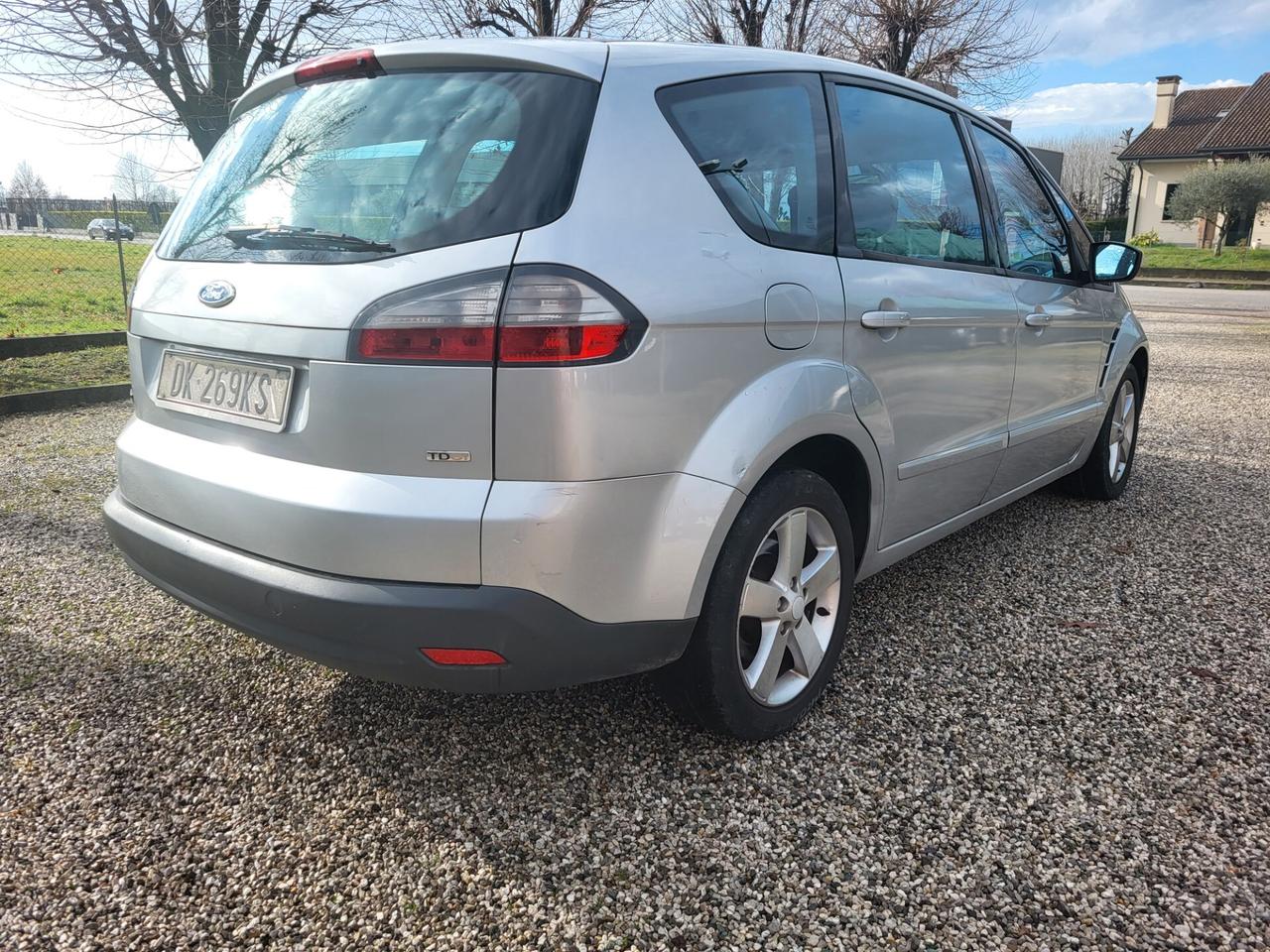 Ford S-Max 2.0 TDCi 140CV Titanium