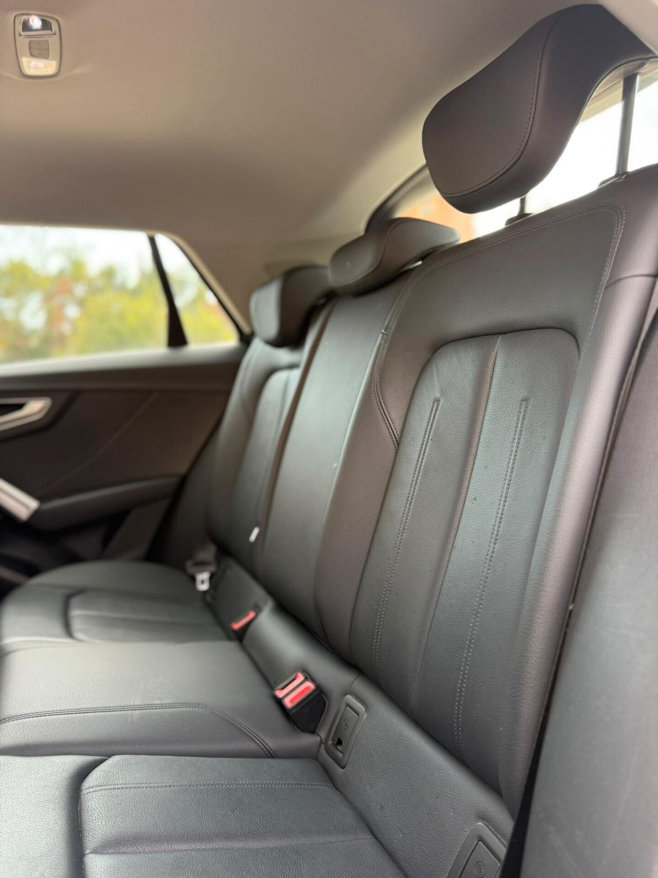 Audi Q2 35 TDI S tronic Business Plus