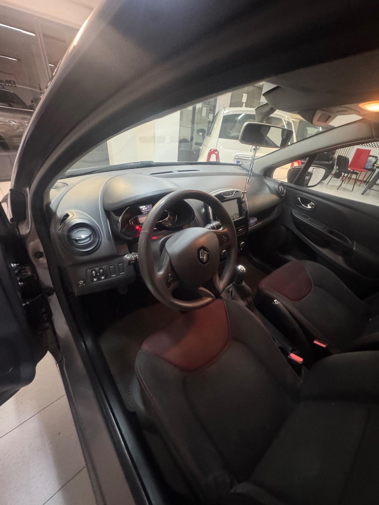 Clio 1.2 75CV GPL CASA MADRE