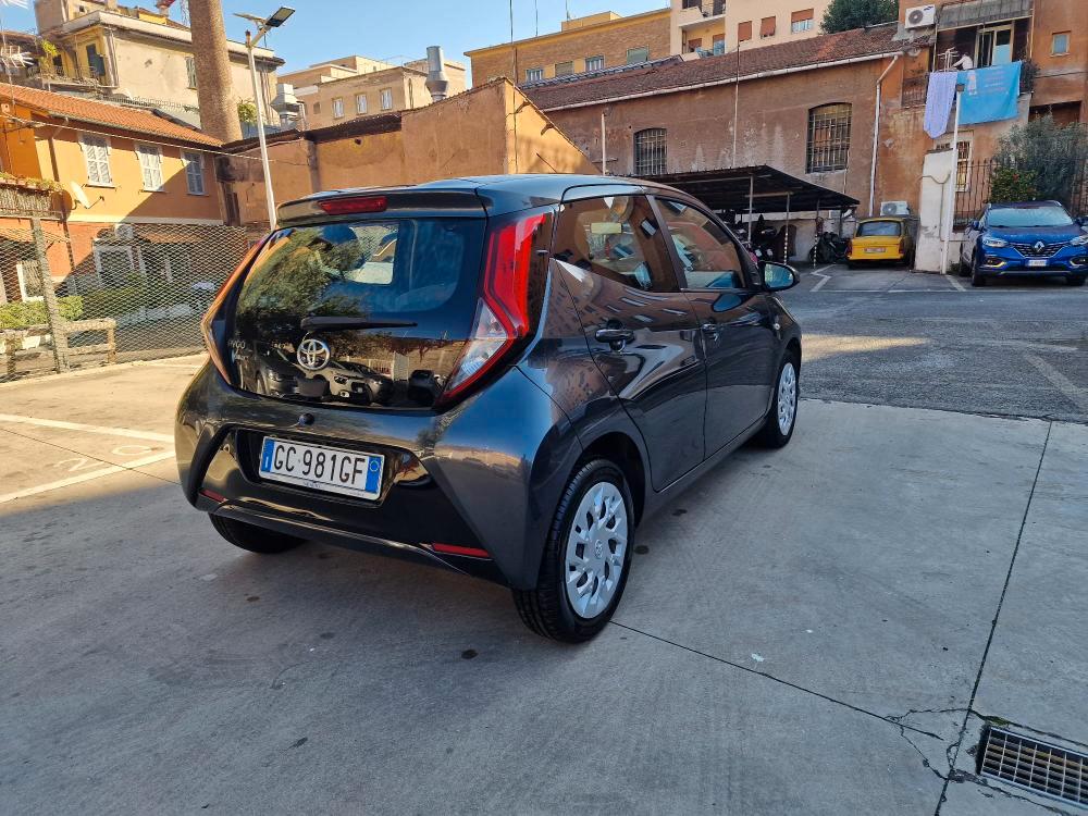 Toyota Aygo 5 Porte Aygo 5p 1.0 x-business m-mt 72cv