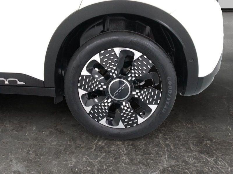 FIAT 600 1.2 hybrid La Prima 110cv auto