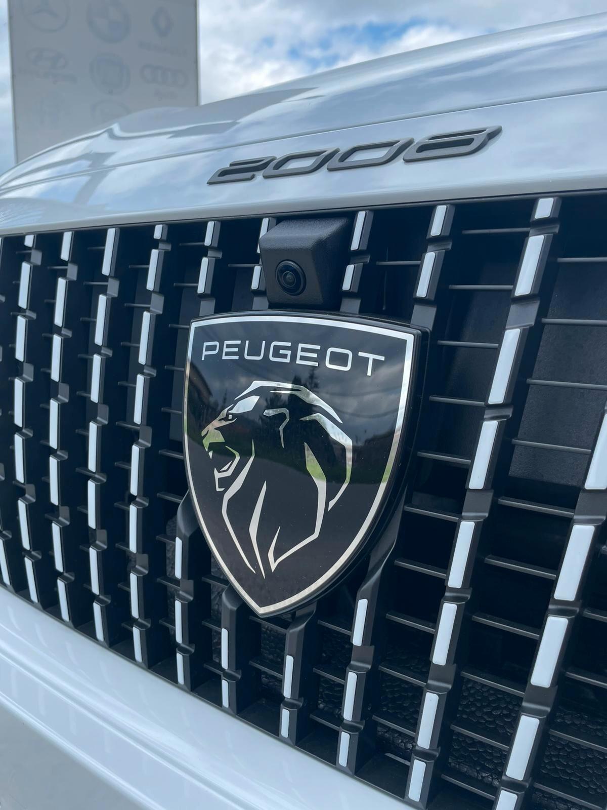 Peugeot 2008 1.2 allure benzina 100cv Nuova di Fabbrica