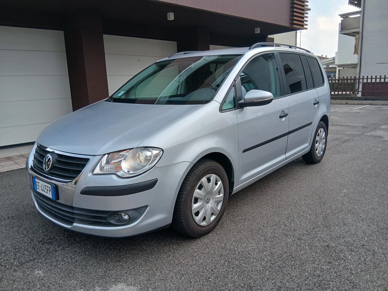 Volkswagen Touran 1.6 Trendline 7 posti unico proprietario