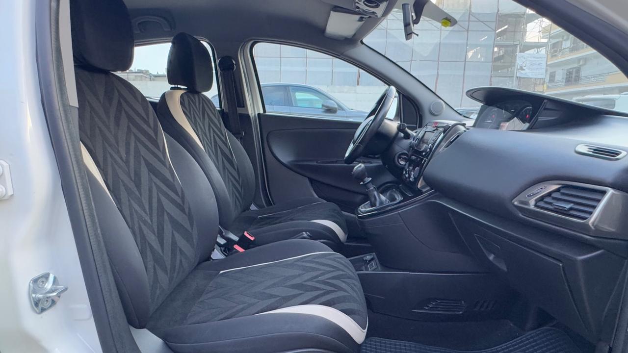 Lancia Ypsilon 1.2 69 CV 5 porte GPL Ecochic Gold