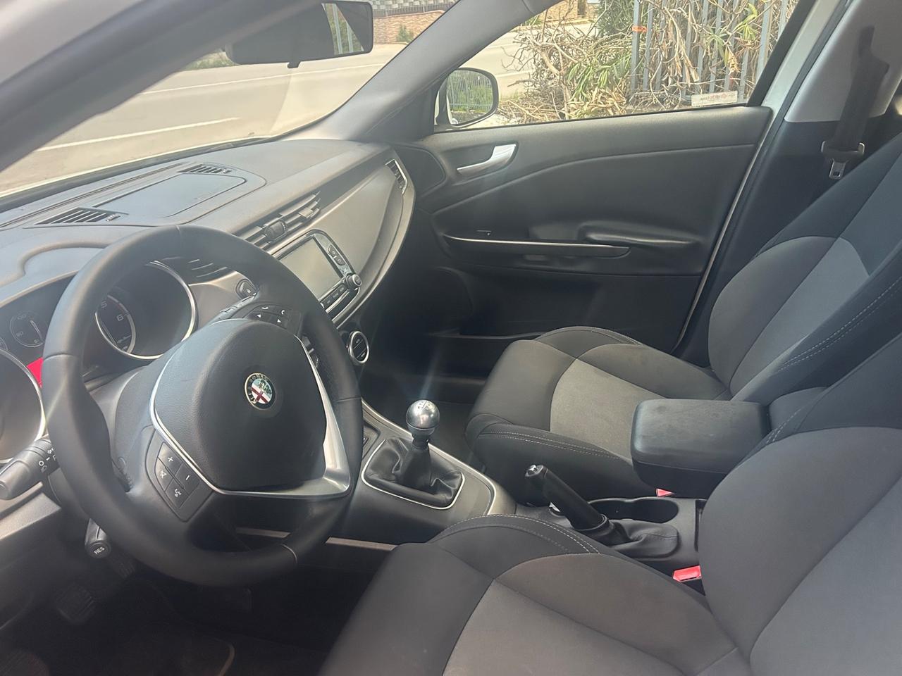 Alfa Romeo Giulietta 1.6 JTDm-2 120 CV Distinctive