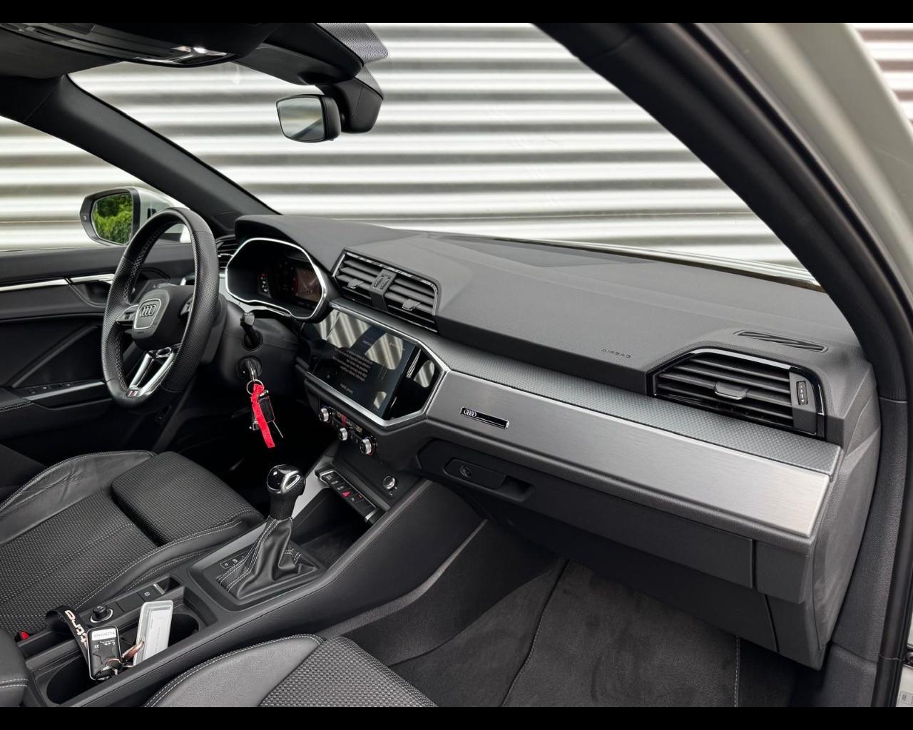 AUDI Q3 SPORTBACK 35 TDI S-TRONIC S-LINE