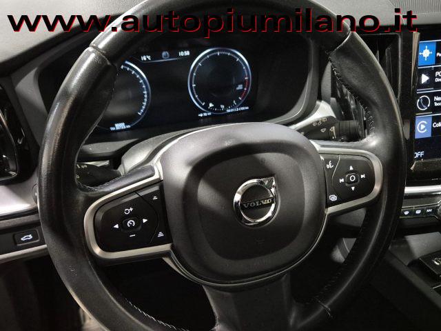 VOLVO XC60 B4 Geartronic Momentum Pro