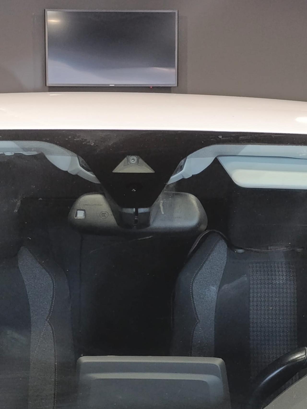 Peugeot 3008 del 2018 - AUTOMATICA 140.000 km -