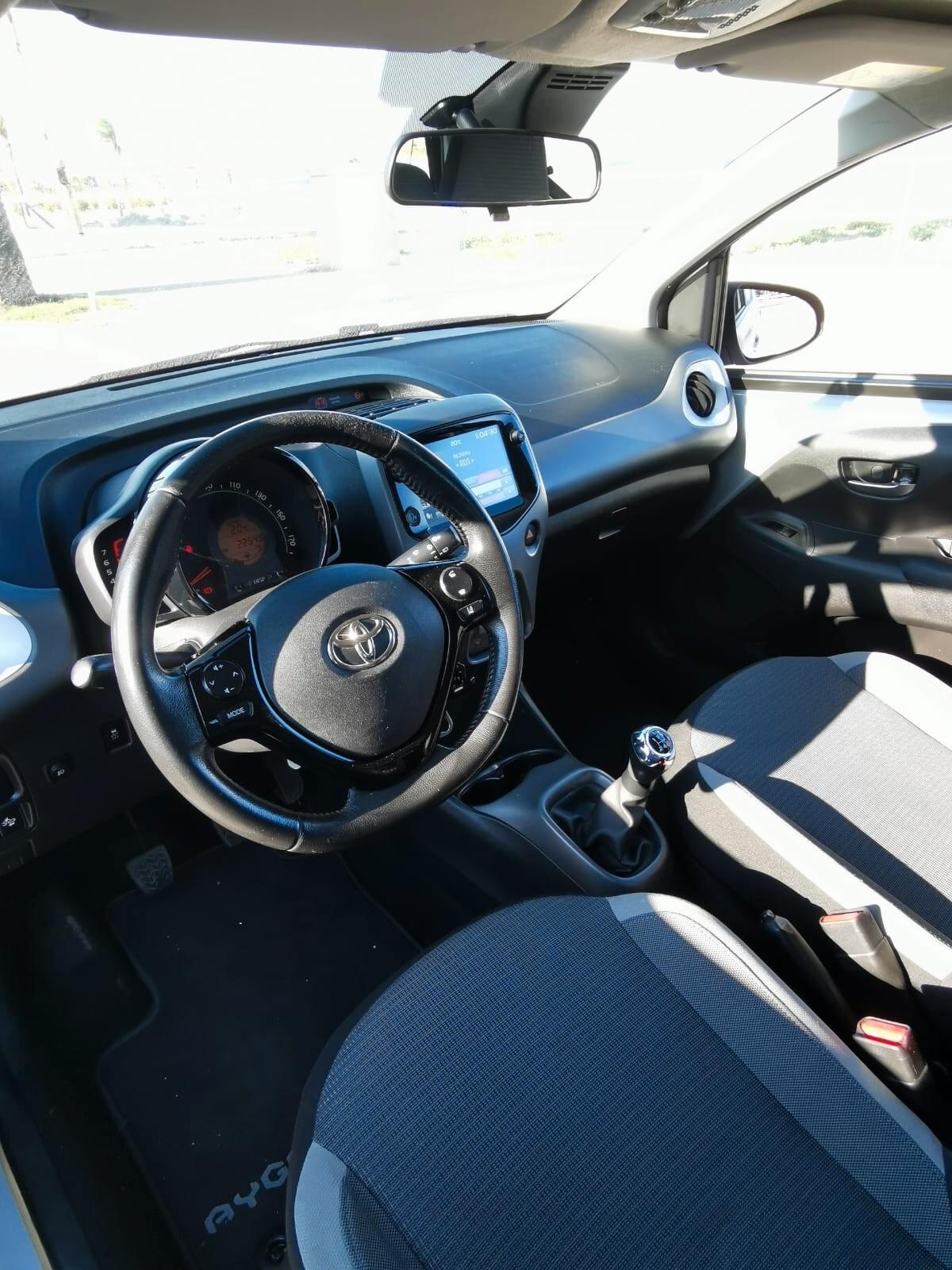 Toyota Aygo Connect 1.0 72 CV 5P x-cool 12/2020