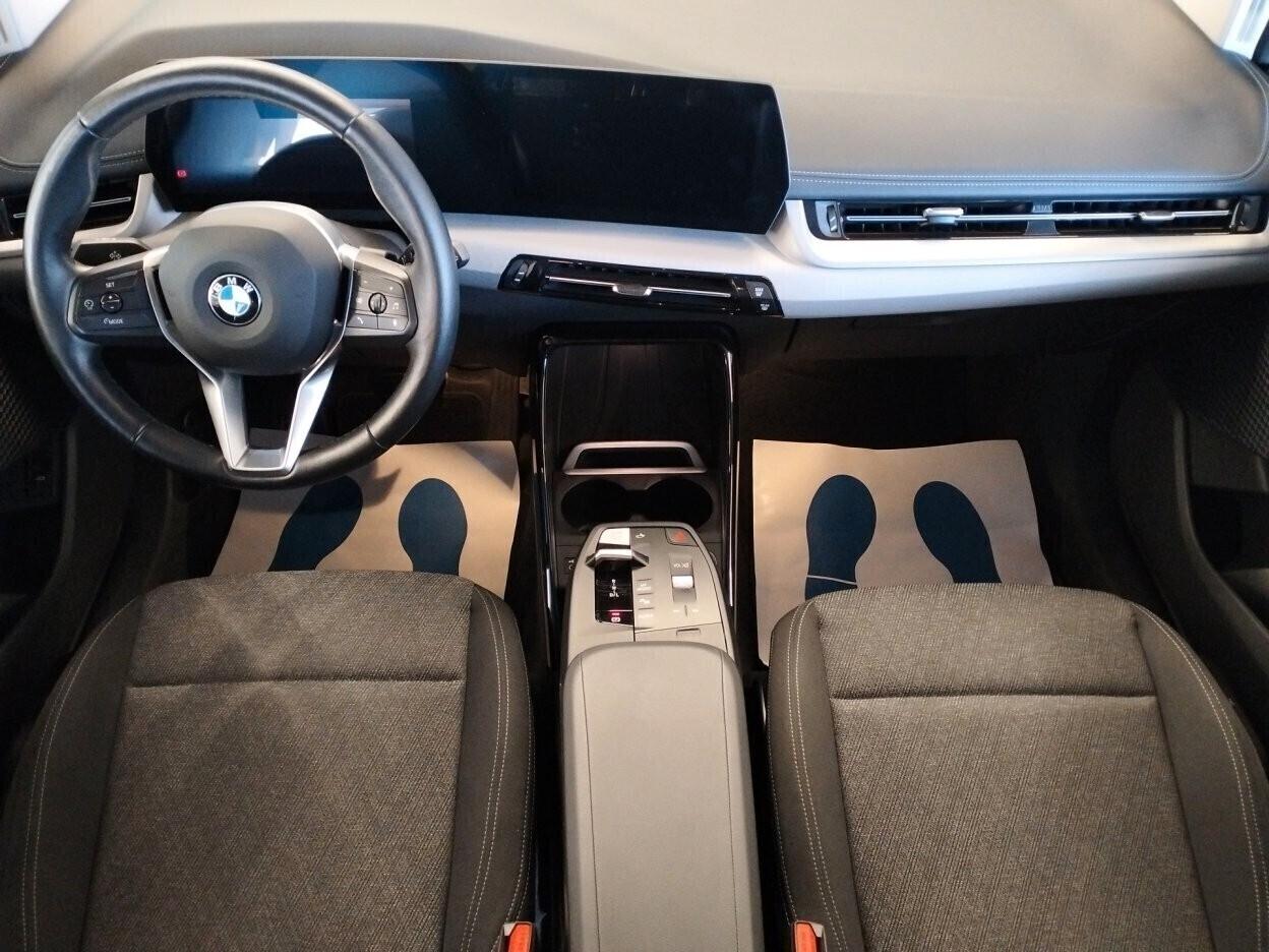 BMW 220 i Active Tourer mhev 48V auto