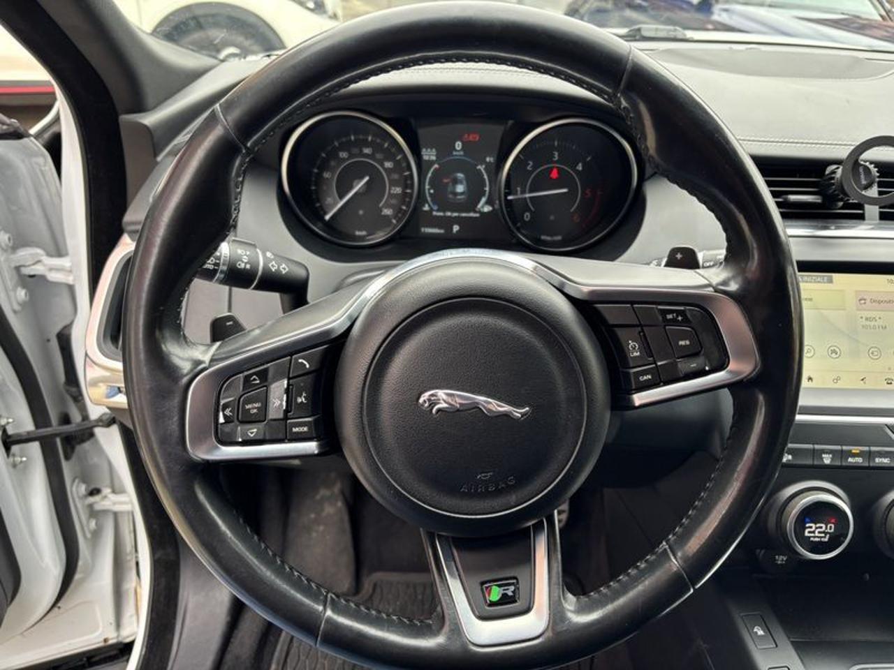 Jaguar E-Pace 2.0D 180 CV AWD aut. R-Dynamic SE