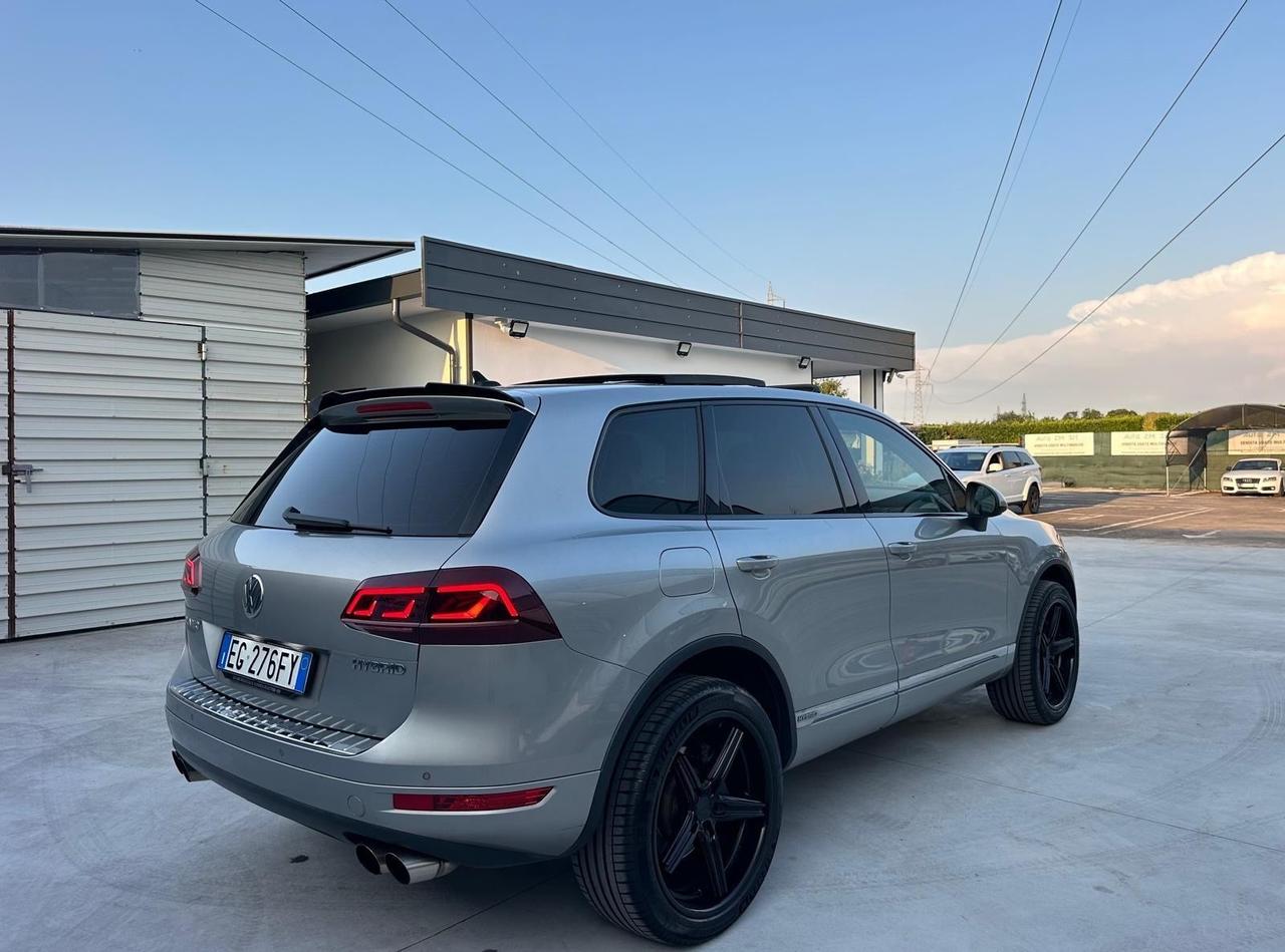 Volkswagen Touareg 3.0 TSI Tiptronic Hybrid