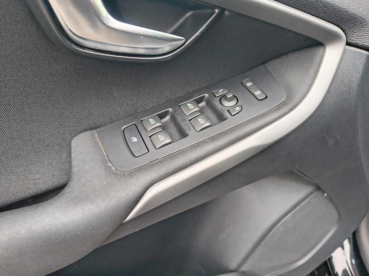 VOLVO V40 2.0 DIESEL SOLO 130.000 KM ANNO 2015