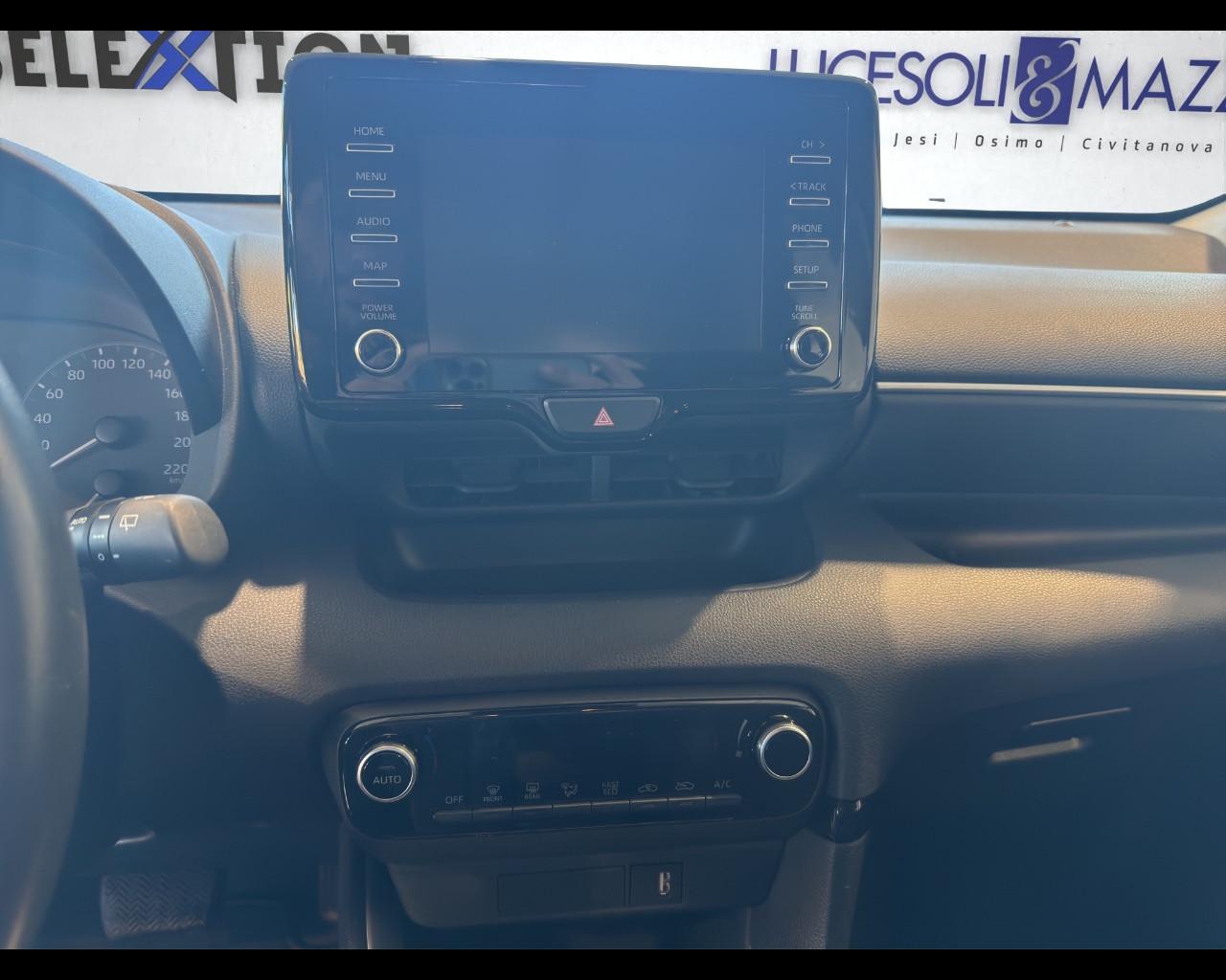 TOYOTA Yaris 4ª serie - Yaris 1.5 Hybrid 5 porte Business