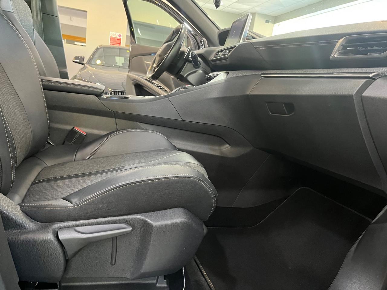 Peugeot 5008 1.5 bluehdi GT Line s 80.000 KM!!