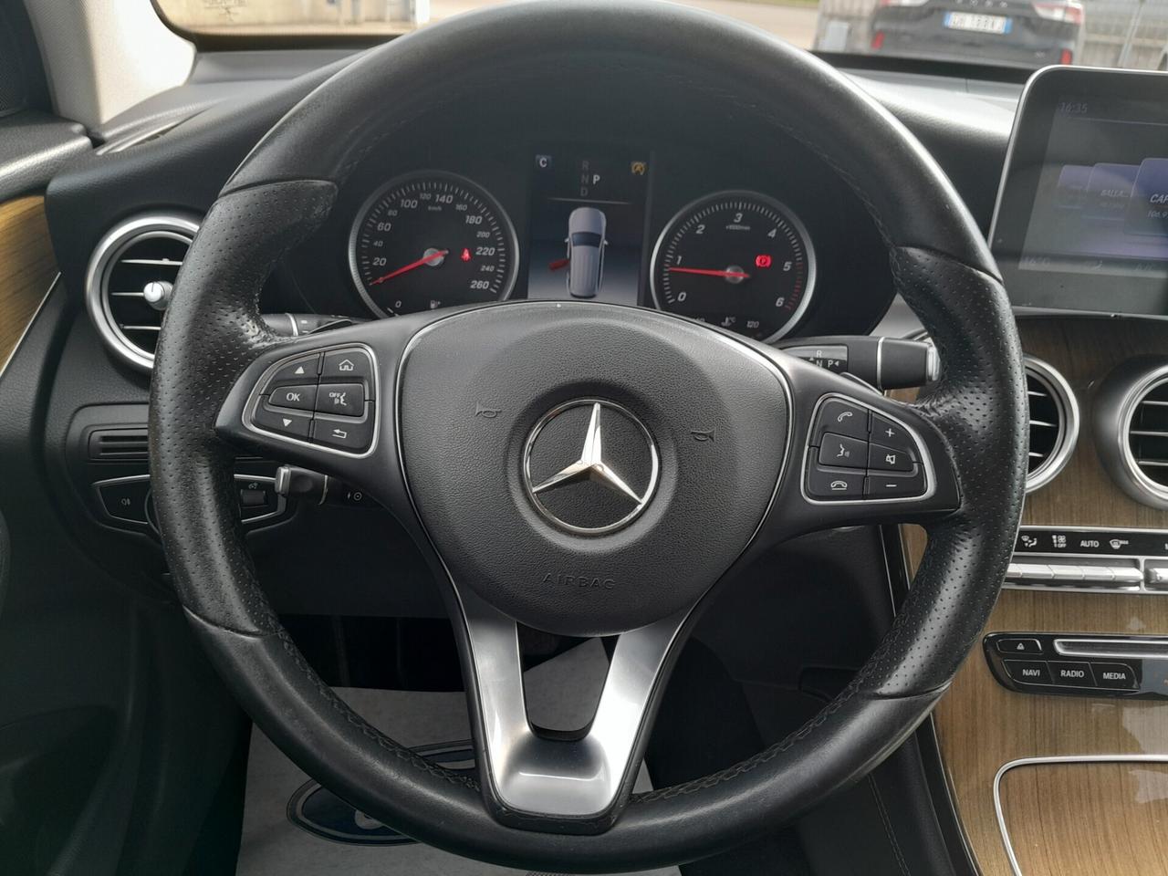 MERCEDES-BENZ GLC 220 D 4MATIC PREMIUM