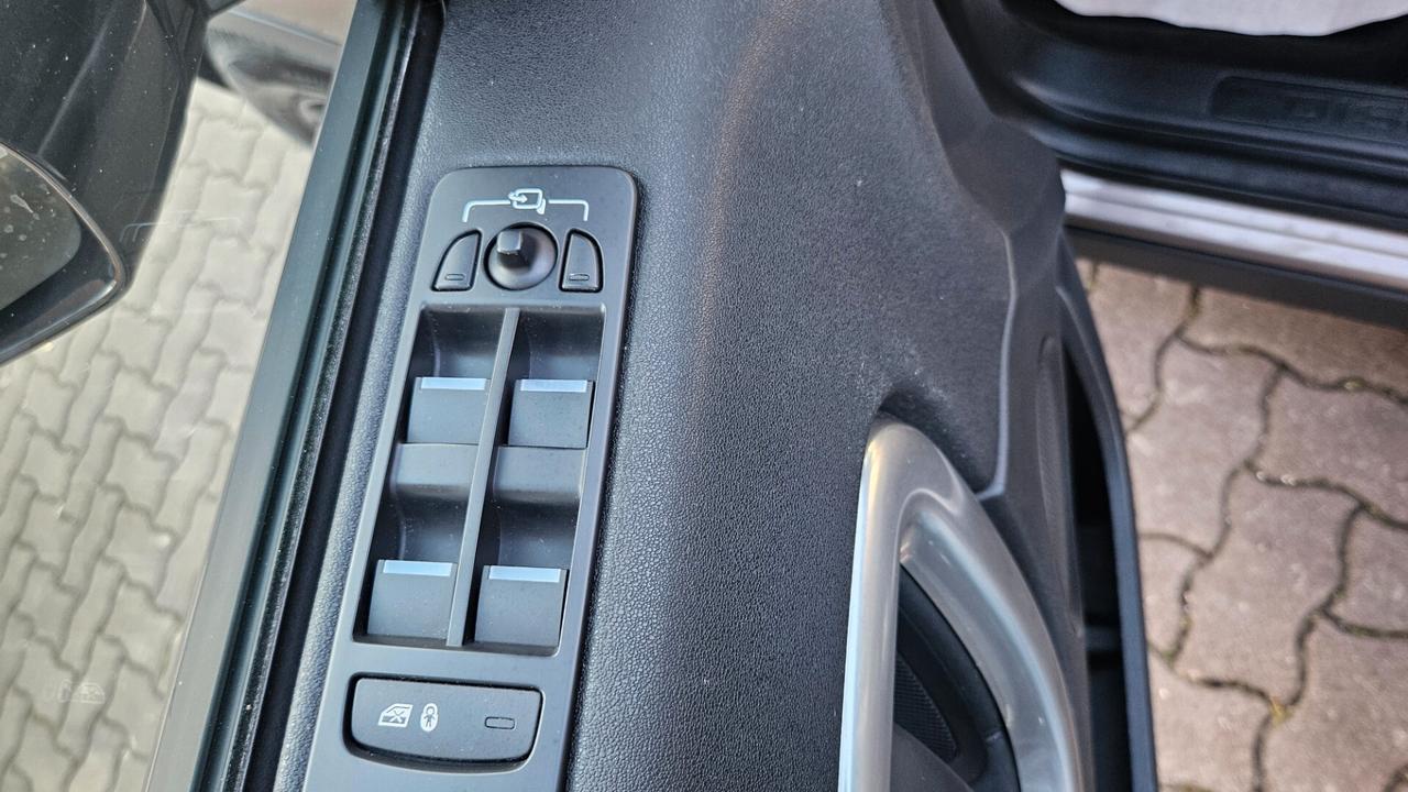 Land Rover Discovery Sport 2.0 td4 HSE Luxury awd 150cv auto PELLE-CAM-NAVY