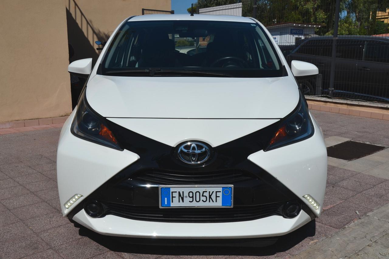 Toyota Aygo 1.0 69CV X-PLAY AUTOMATICA **PREZZO REALE**