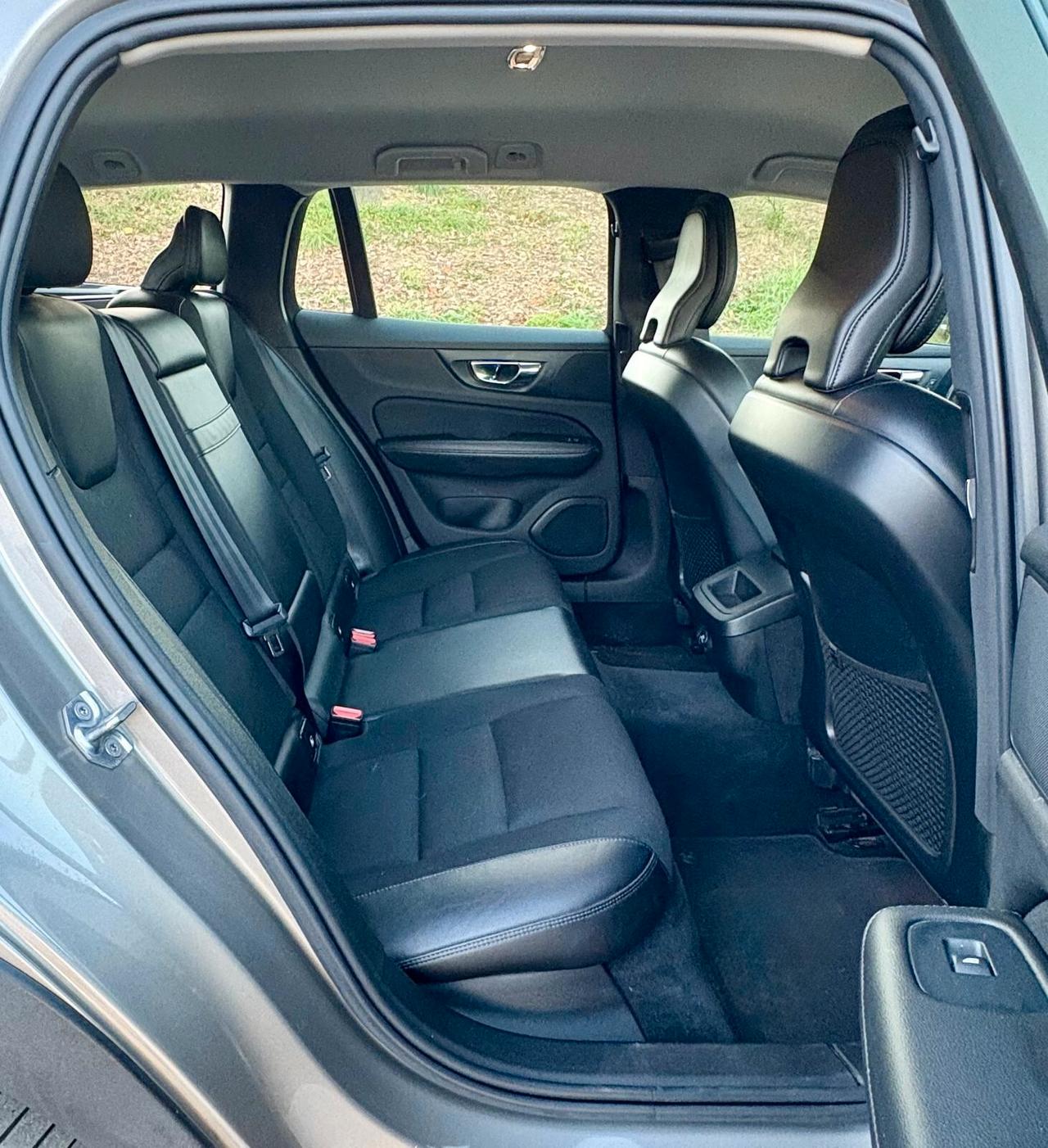 Volvo V60 Cross Country D4 AWD Geartronic Business Plus