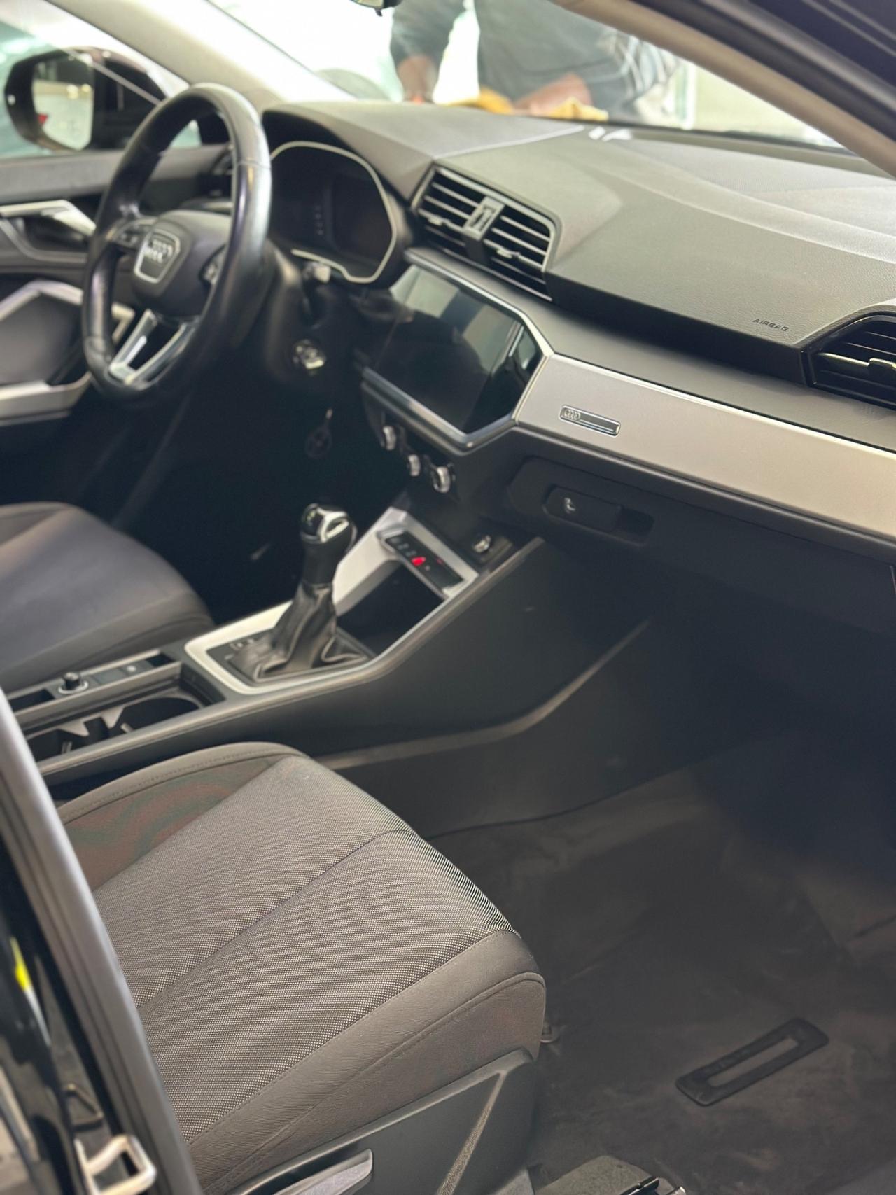 Audi Q3 35 TDI S tronic