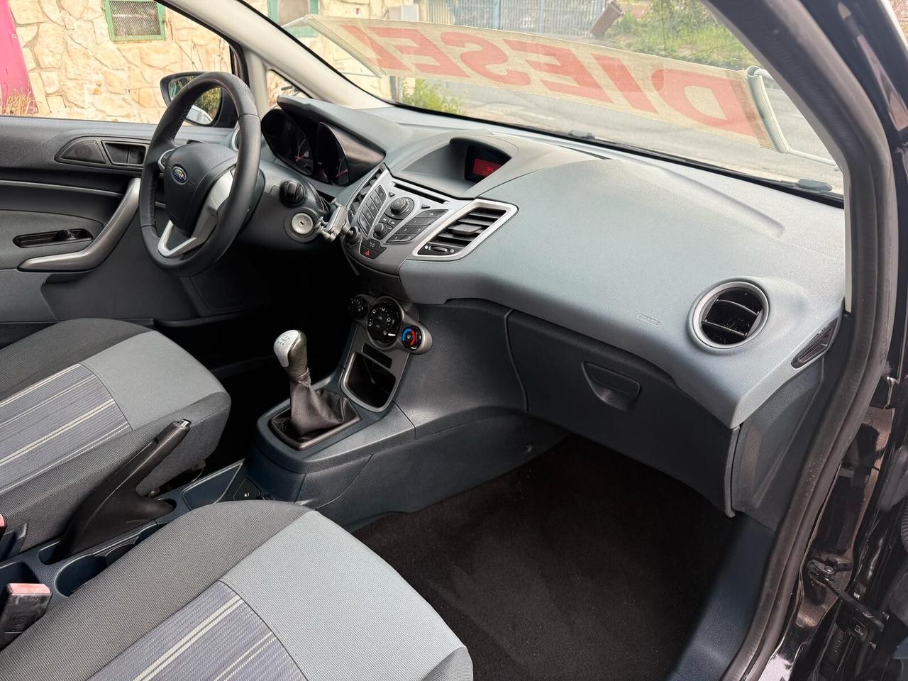 Ford Fiesta 1.4 TDCi 68CV 3 porte Titanium