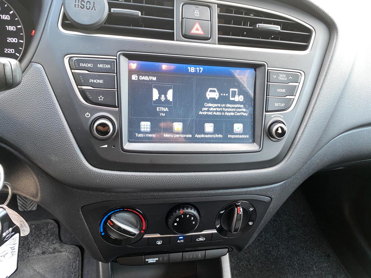 Hyundai i20 1.2 5 porte Econext Tech KM CERTIFICATI --Pacchetti auto per commercianti ---