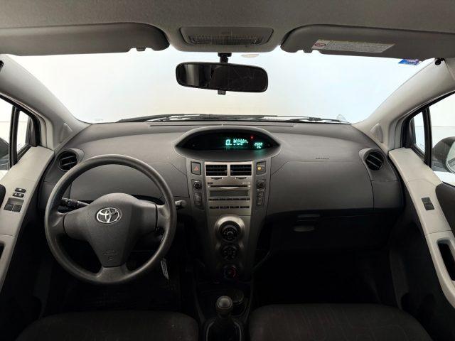 TOYOTA Yaris 1.0 5 porte Luxury pack