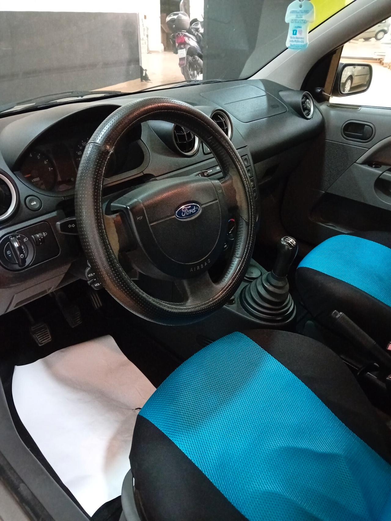 Ford Fiesta 1.2 16V 5p. Ghia