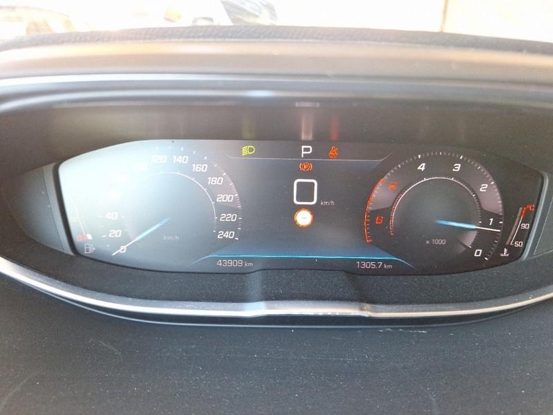 PEUGEOT 3008 BLUEHDI 130 EAT8 SES ALLURE SUV