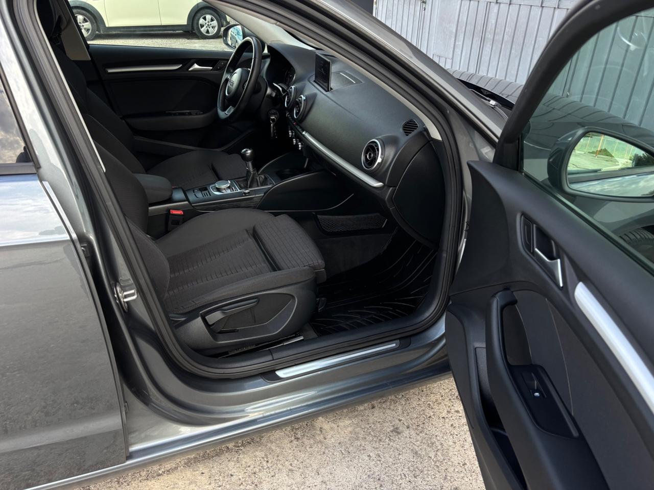 Audi A3 1.6 TDI Sportback. Garanzia. Neopatentati