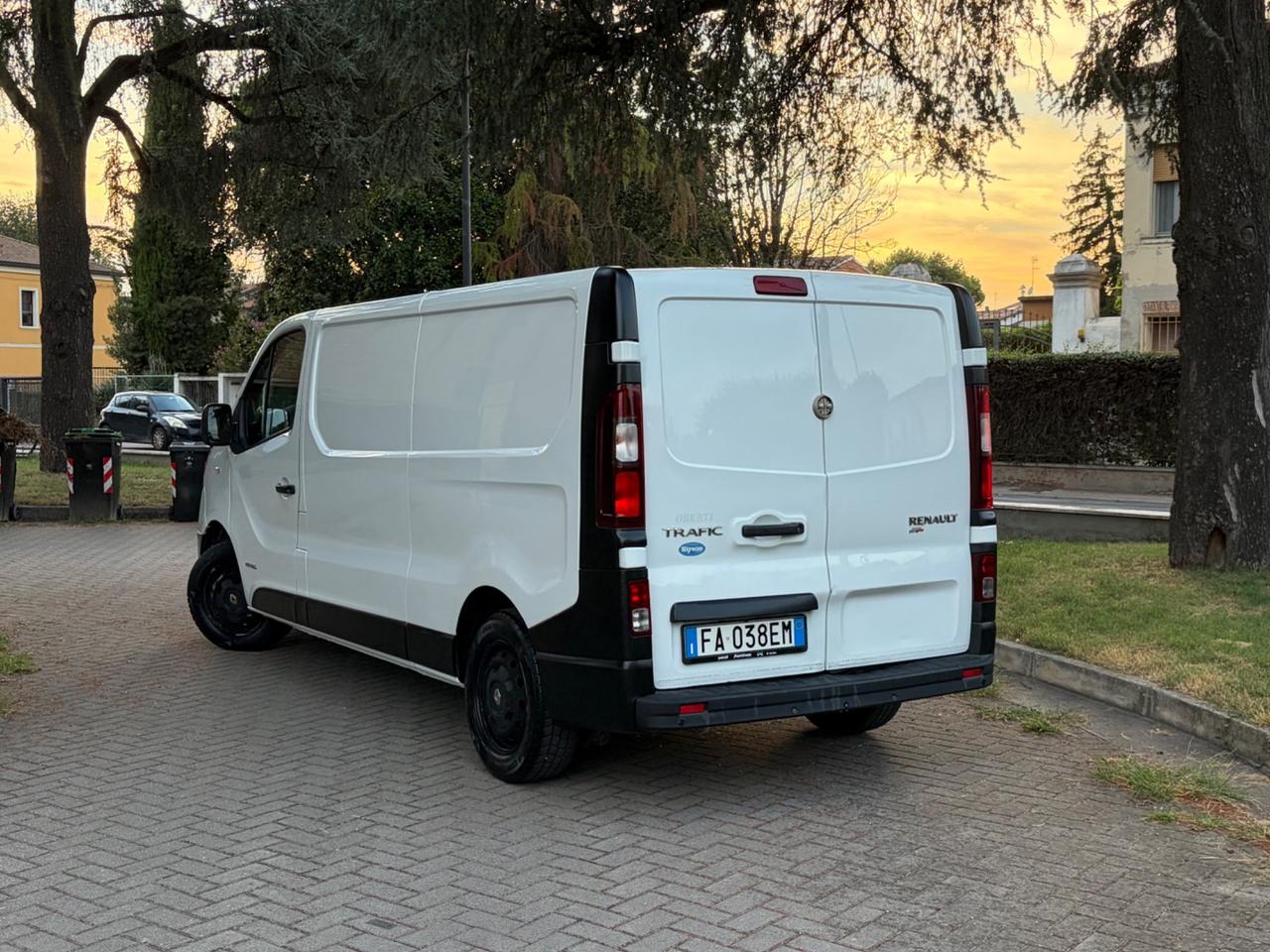 Renault Trafic 1.6 dCi furgone passo lungo