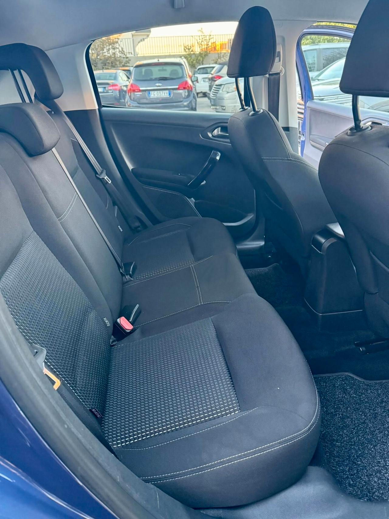 Peugeot 208 BlueHDi 5 porte Allure