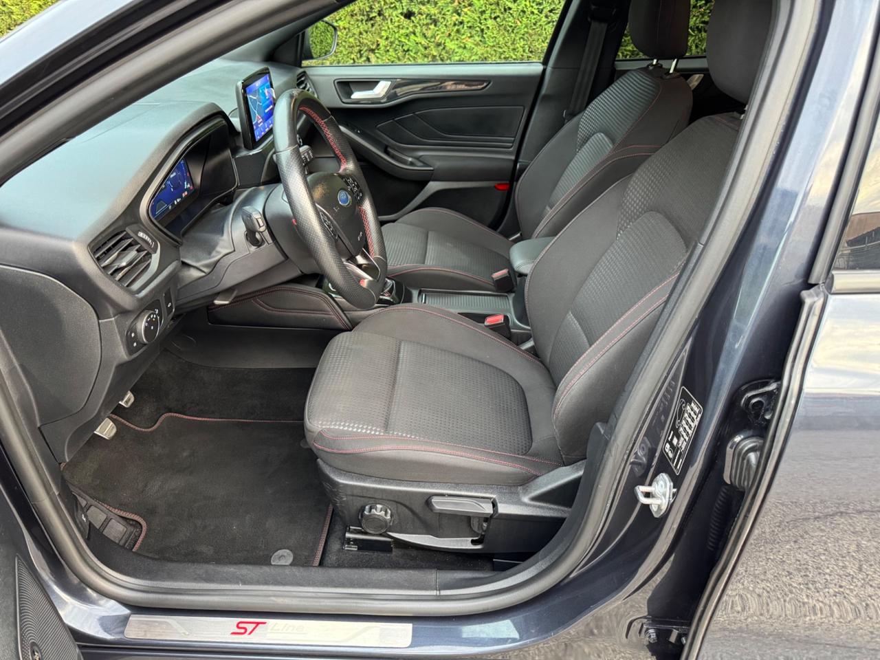 Ford Focus Hybrid ST LINE X