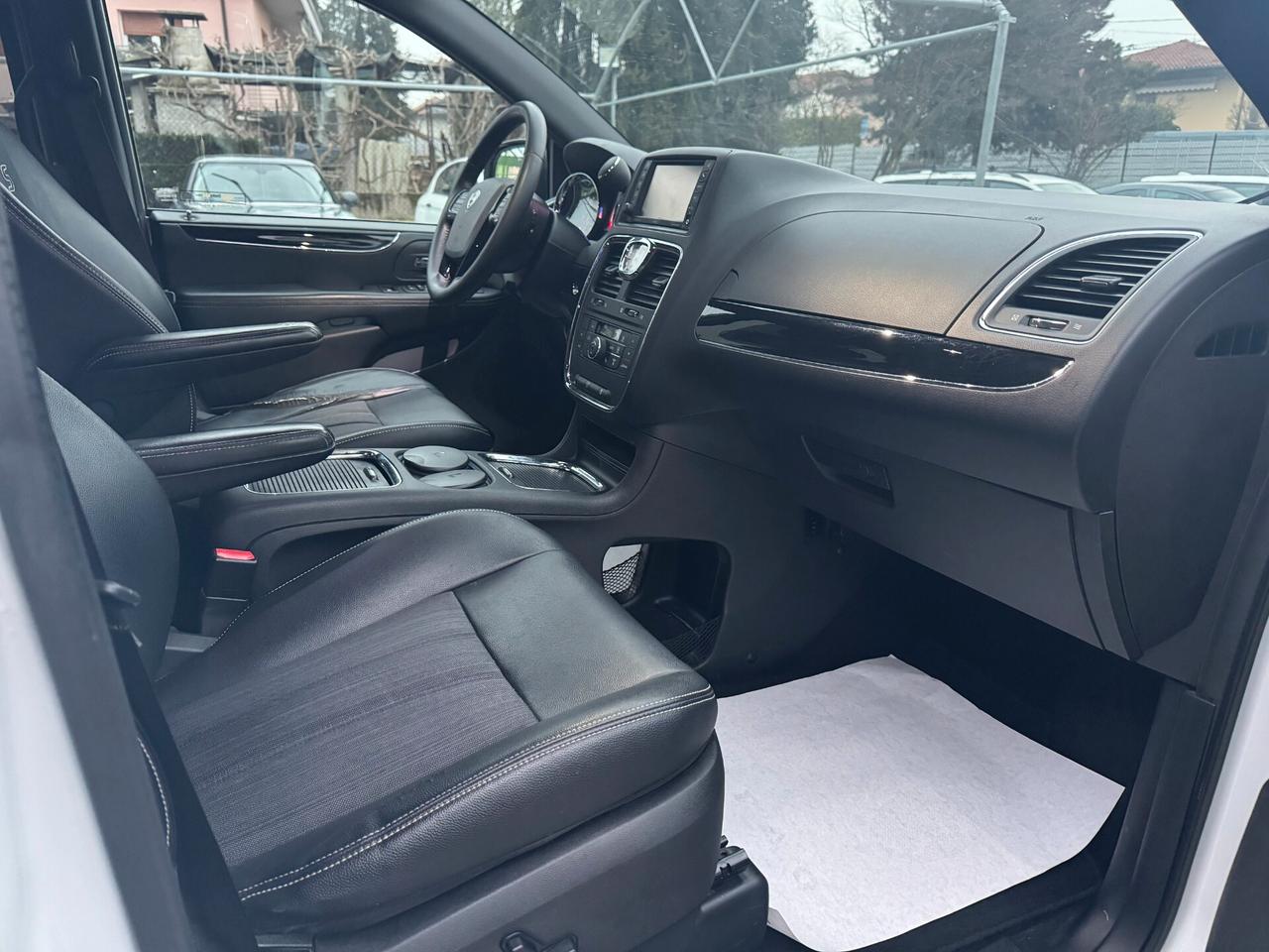 Lancia Voyager 2.8 Turbodiesel S 177 CV