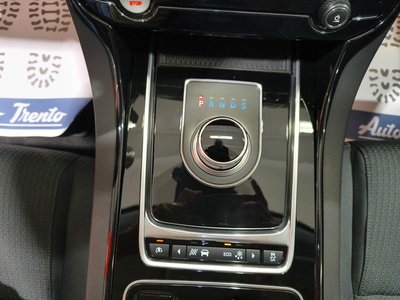 Jaguar XE 2.0 D Turbo 180CV aut. Portfolio