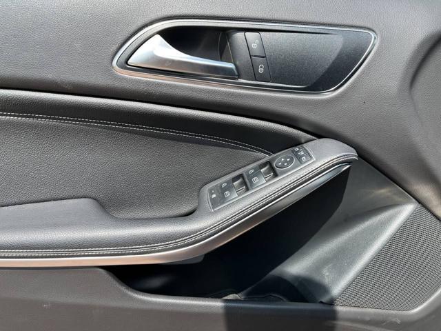MERCEDES-BENZ GLA 180 Sport