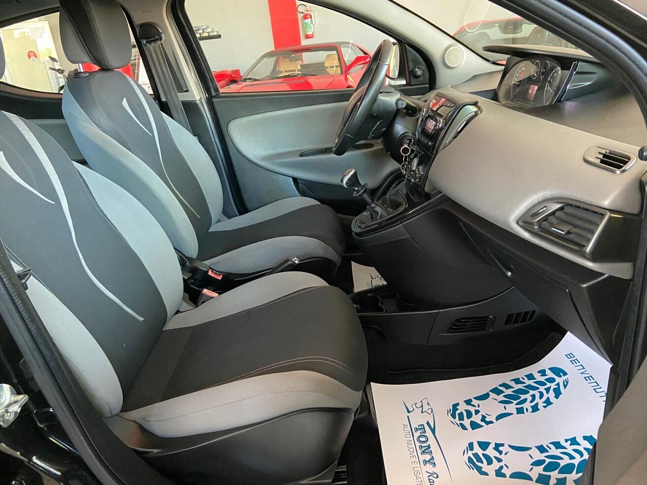 Lancia Ypsilon 1.2 69 CV 5 porte S&S Platinum