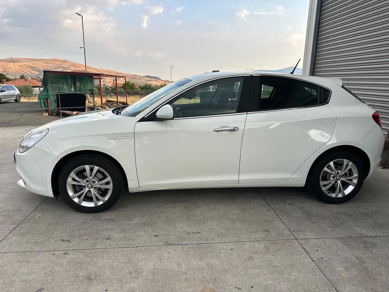 Alfa Romeo Giulietta 1.6 JTDm-2 105 CV Exclusive